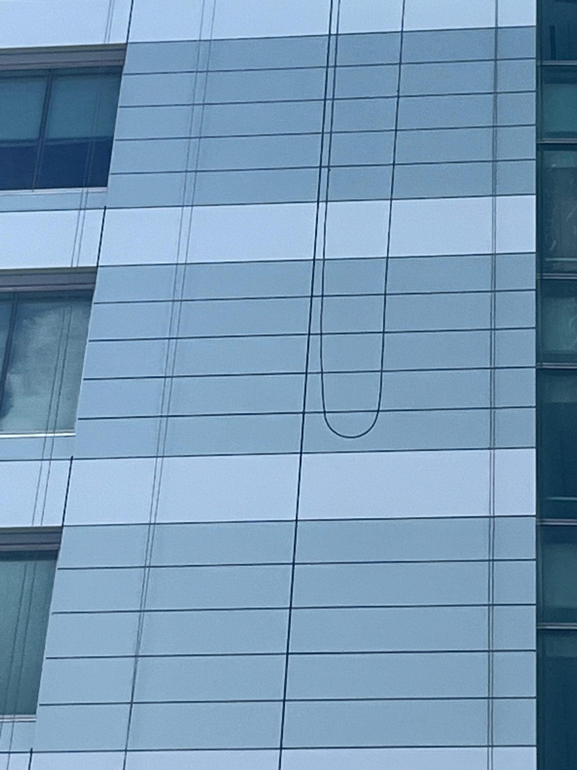 ALPOLIC™ NC/A1 DtS non-combustible aluminium panels during infrastructure reclad