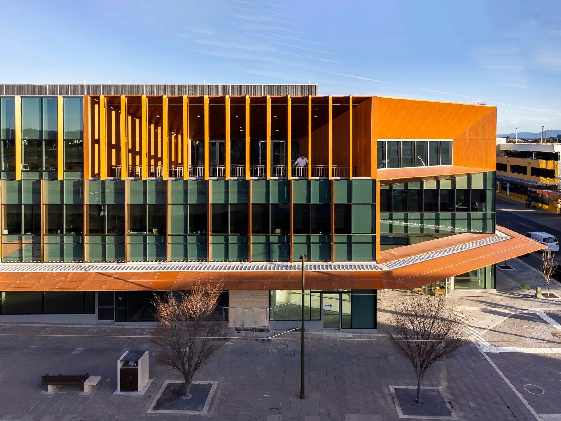 Mitsubishi ALPOLIC NC/A1 DtS non-combustible aluminium composite cladding cladding on façade of the Defence Housing Australia government office building in Gungahlin, ACT.