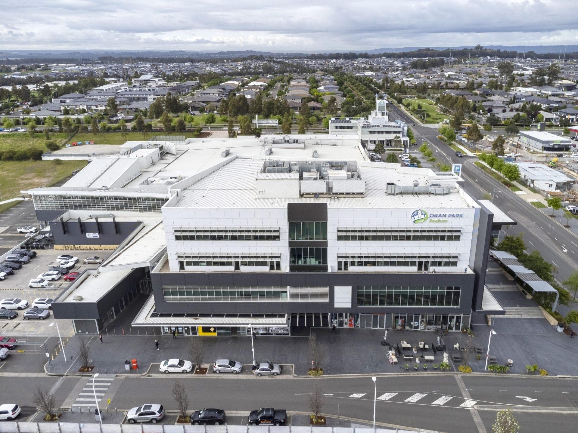 Mitsubishi ALPOLIC NC/A1 DtS non-combustible aluminium composite cladding cladding on façade of the Oran Park Town Center in Oran Park, NSW.